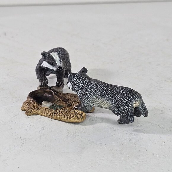 Schleich Badger Cubs #14651 Animal Figure Wildlife Collectible Toy - Picture 4 of 8